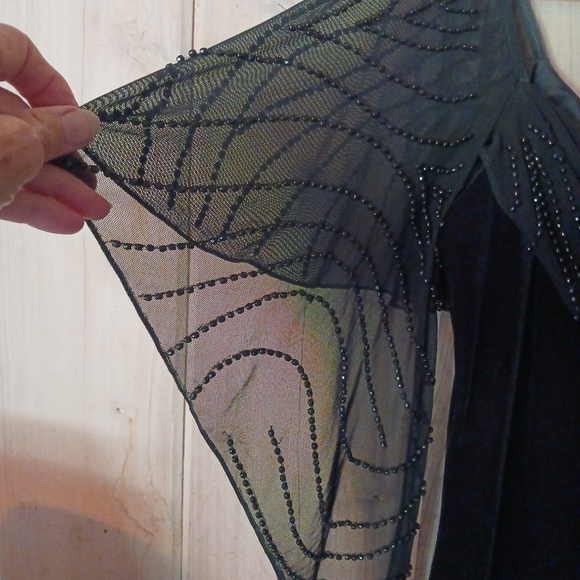 SL FASHIONS BLACK VELVET DRESS SIZE 8 - Picture 6 of 8